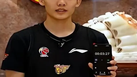 C罗加盟皇马首秀赛季33球震撼亮相，姆巴佩皇马首秀28球表现惊艳，好戏连台🤯